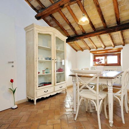 Piazza Mattei Elegant Apartment | Romeloft Екстериор снимка